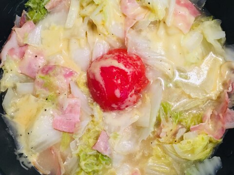 チーズとろける♪白菜とベーコンのコンソメ鍋